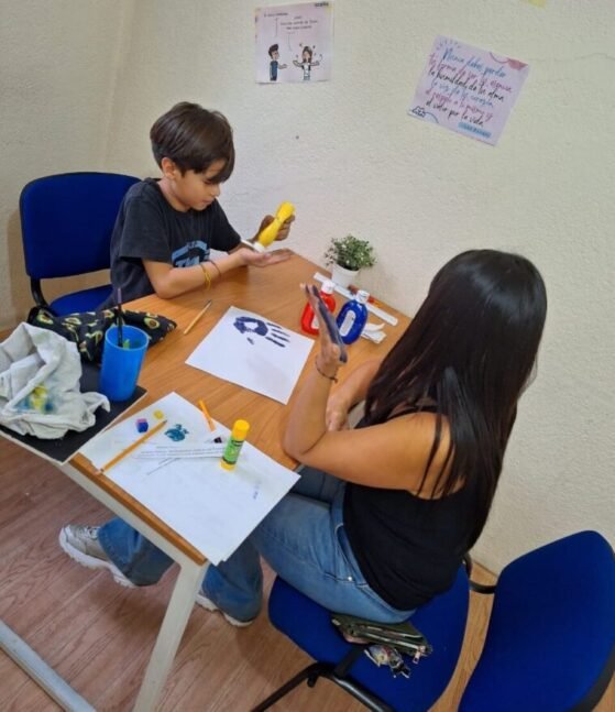 Psicoligía izcaltia. Niños en Terapia de lenguage.