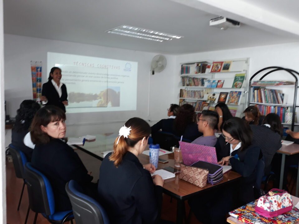 Psicología izcaltia. Taller para Maestros