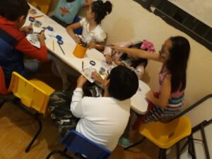 Psicologia izcaltia. Niños en Terapia de aprendizaje.